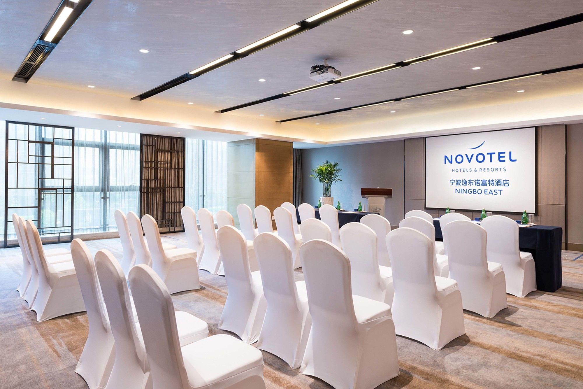 Novotel Ningbo East Exterior photo